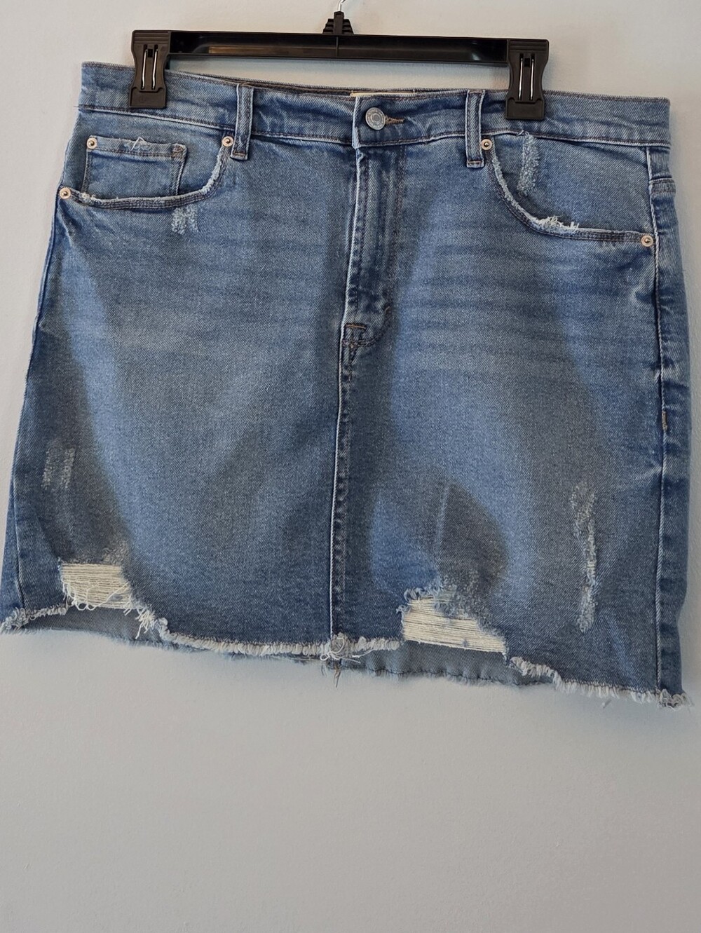 Kensie Jeans Women's Size 10/30 Denim Distressed Skirt